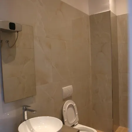 Flagship Apartmán Golem (Tirana)